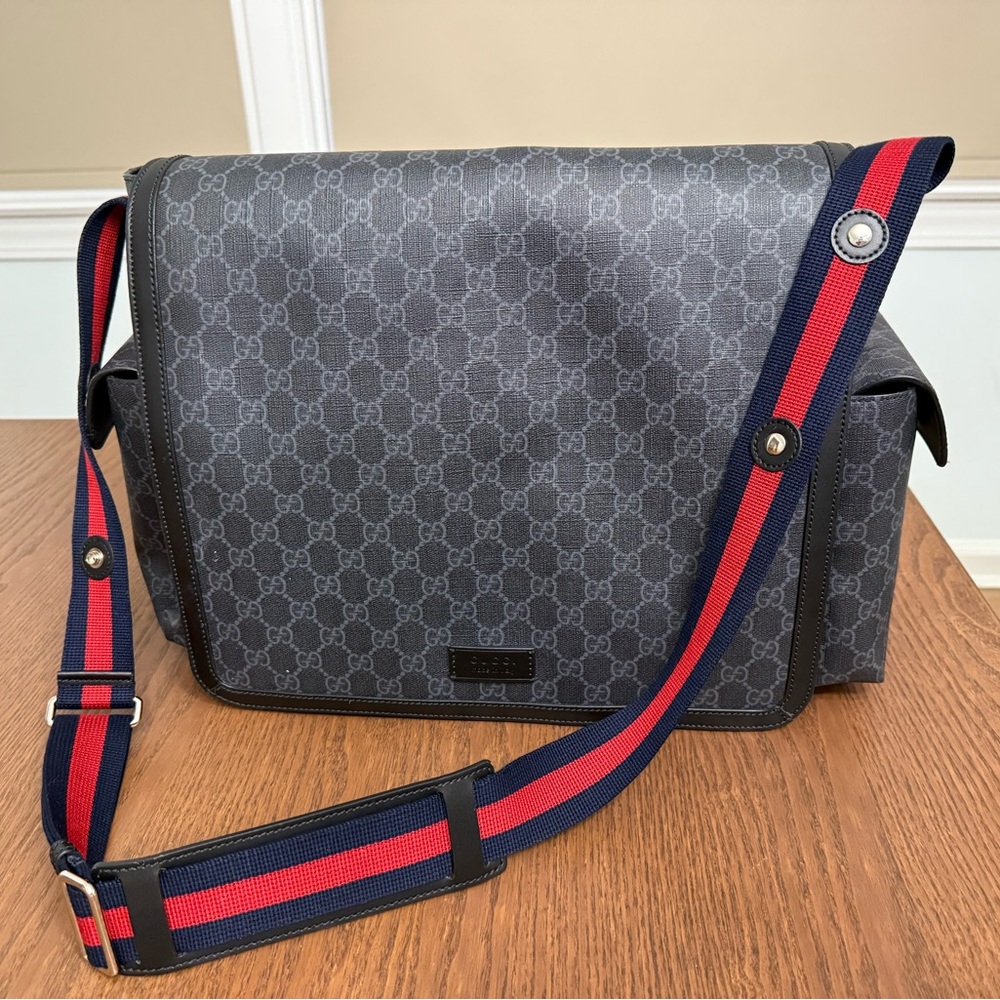 Gucci Black tote woman bag. Diaper bag